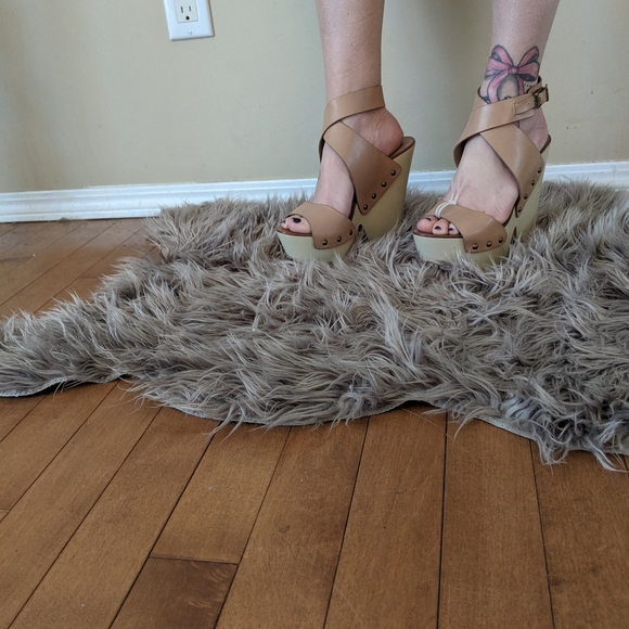 BCBG Maxazria ankle wrap heels - Picture 4 of 7